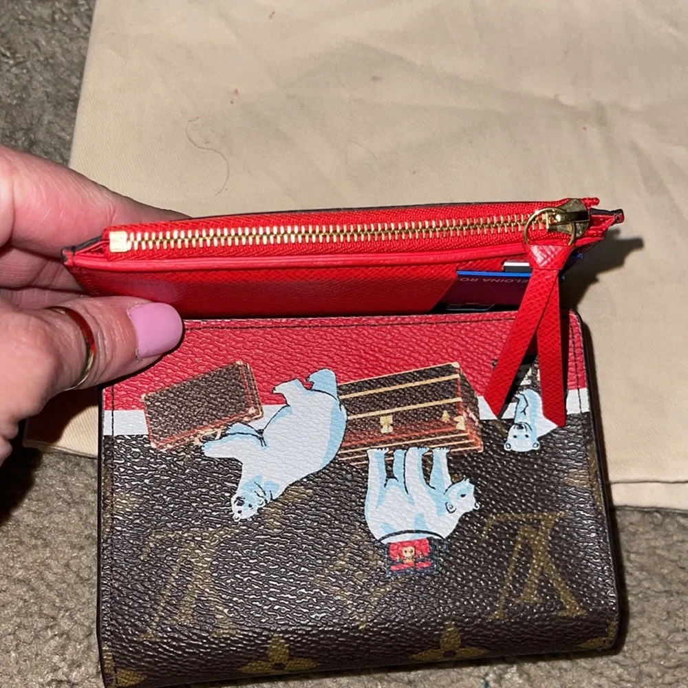 Limited Edition Louis Vuitton Wallet. - Picture 8 of 9